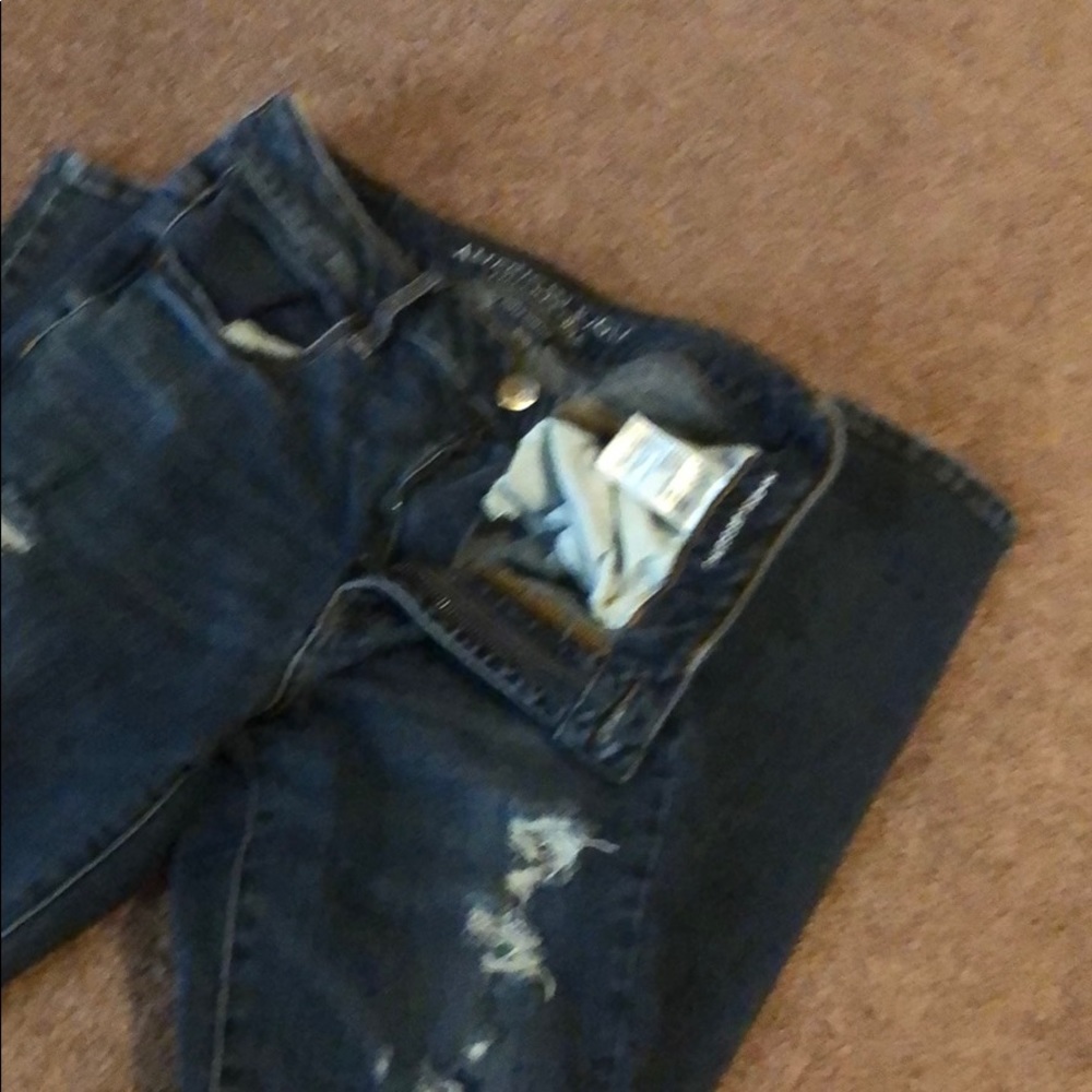 Size 8 ripped AE jeans